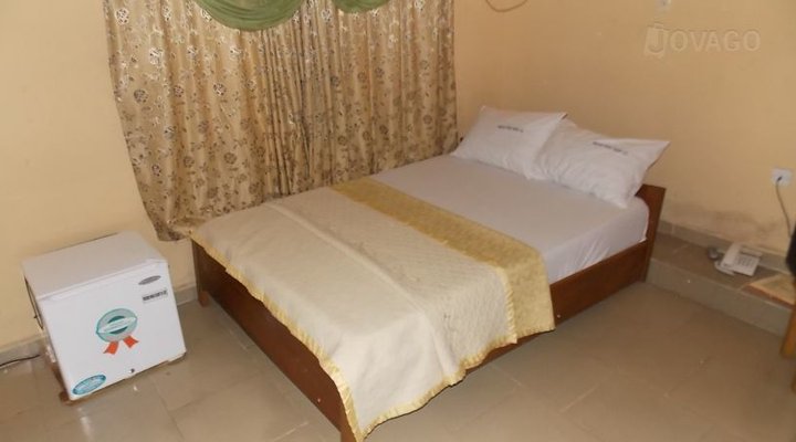 Precious World Hotel