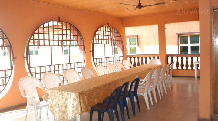 Mingles Hotel & Hall