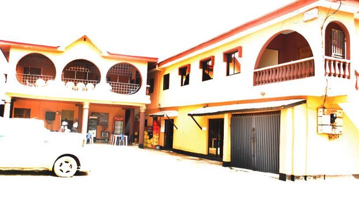 Mingles Hotel & Hall