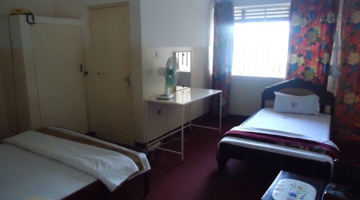 Brisk Hotel Triangle