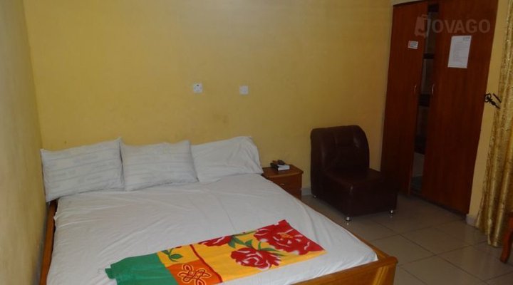 Peter Akinola House and Suites