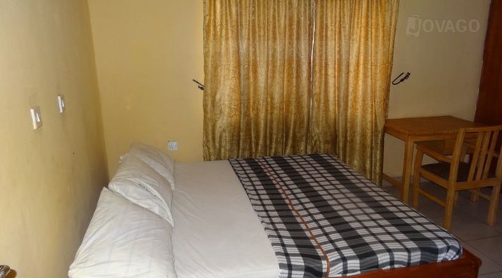 Peter Akinola House and Suites