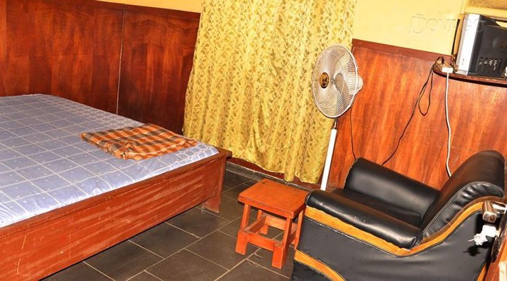 First Roland Hotel And Nite Club Annex