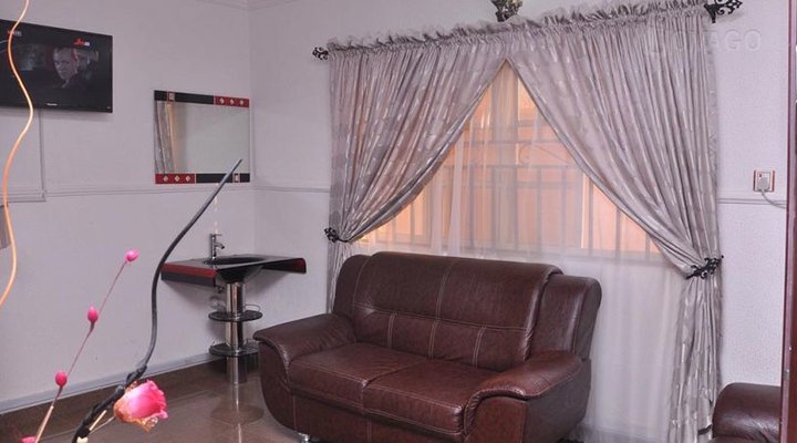 Golden Point Hotel And Suites