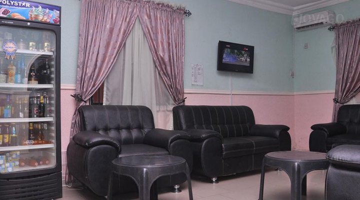 Golden Point Hotel And Suites