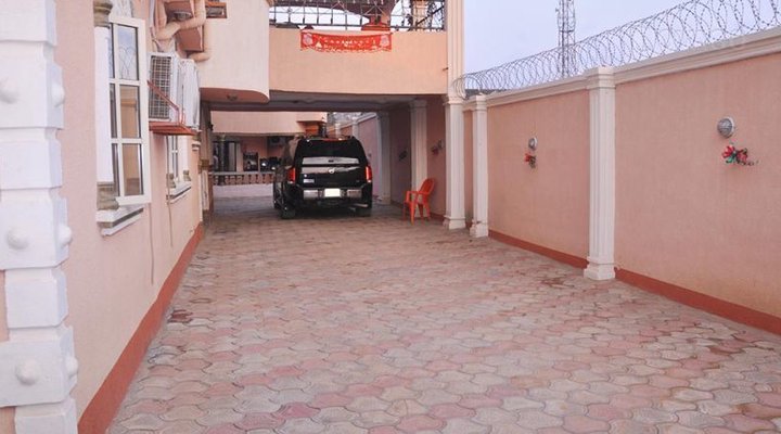 Golden Point Hotel And Suites