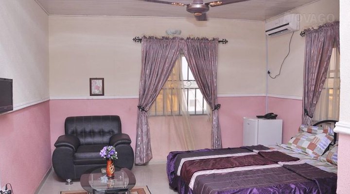 Golden Point Hotel And Suites