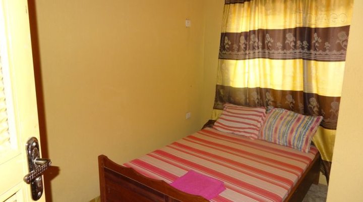 Four Crown Guesthouse