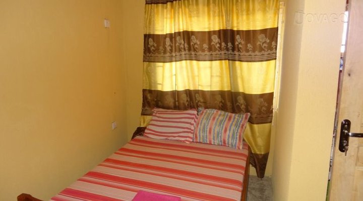 Four Crown Guesthouse