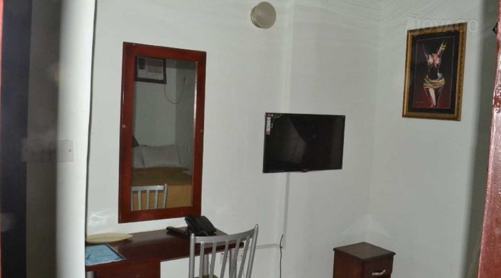 Almond Suites Down Town