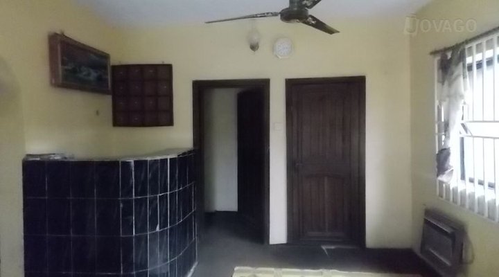 De-Wise Hotel