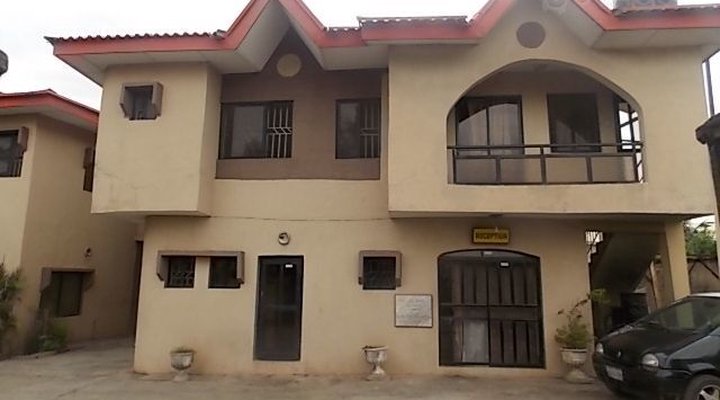 De-Wise Hotel