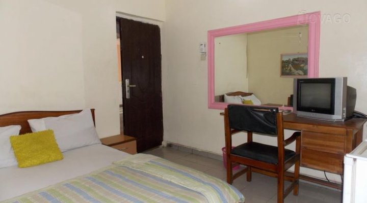 Twin Valley Hotel