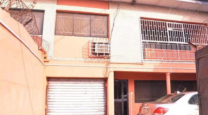 Aso Rock Bar & Guest House