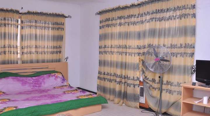 Aso Rock Bar & Guest House