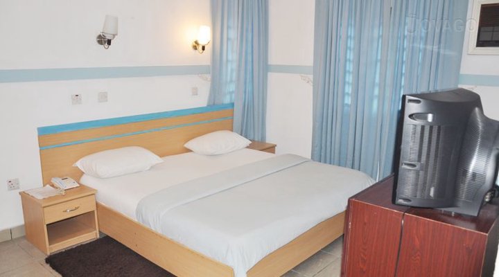 Royal Stay Hotel