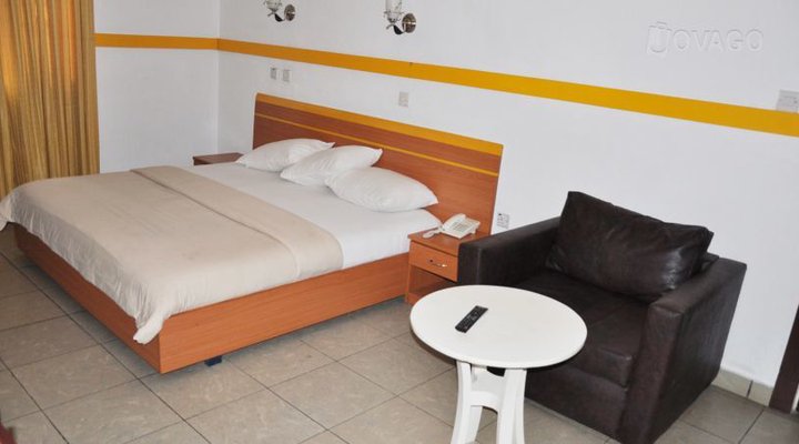 Royal Stay Hotel