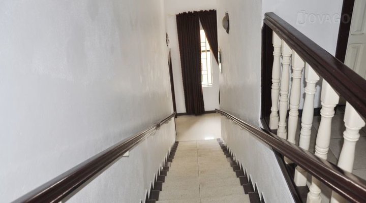 Royal Stay Hotel