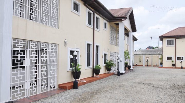 Royal Stay Hotel