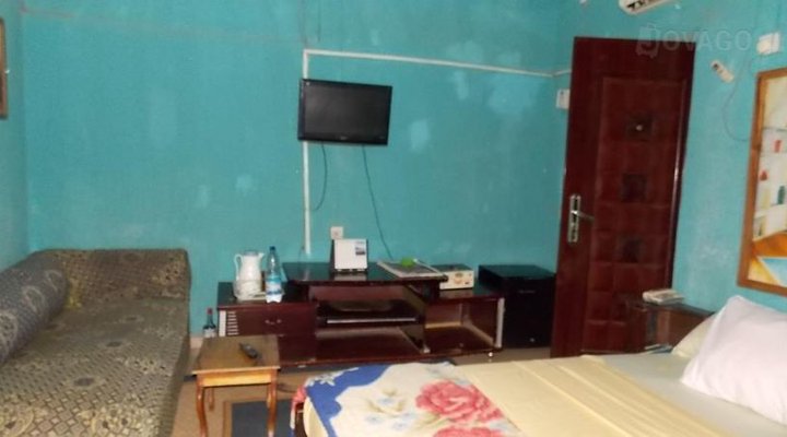 Damji Guest Inn, Damba