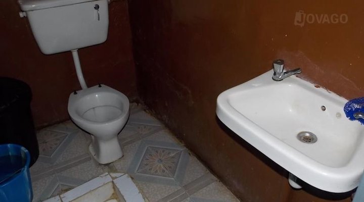 Damji Guest Inn, Damba