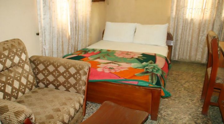 Boafaks Redroof Hotel