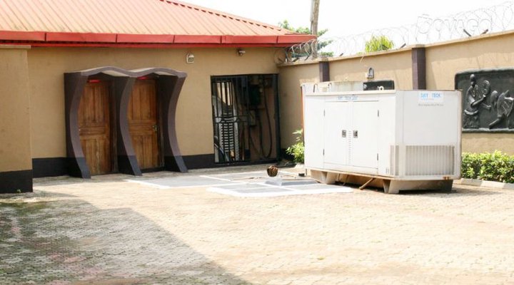 Boafaks Redroof Hotel