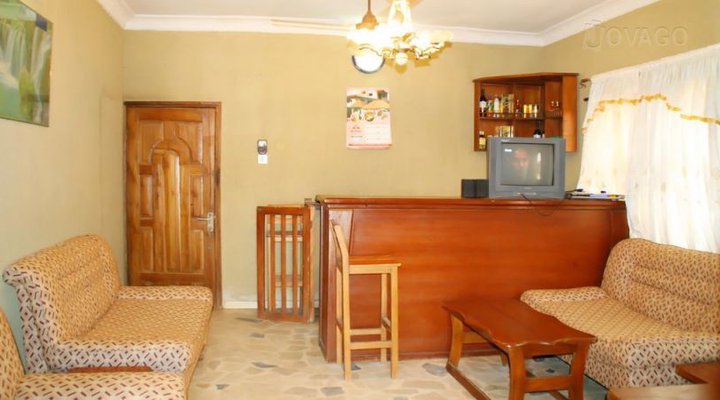 Boafaks Redroof Hotel