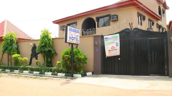 Boafaks Redroof Hotel