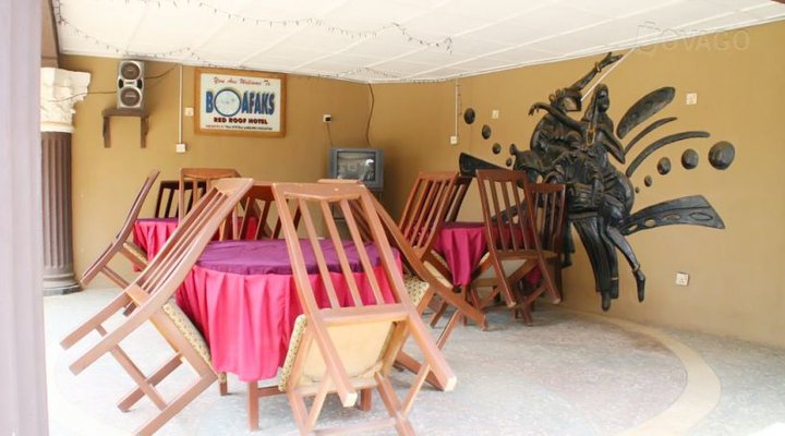 Boafaks Redroof Hotel