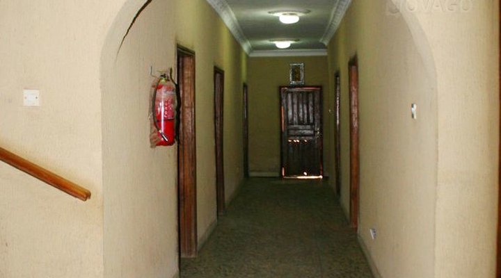 Boafaks Redroof Hotel