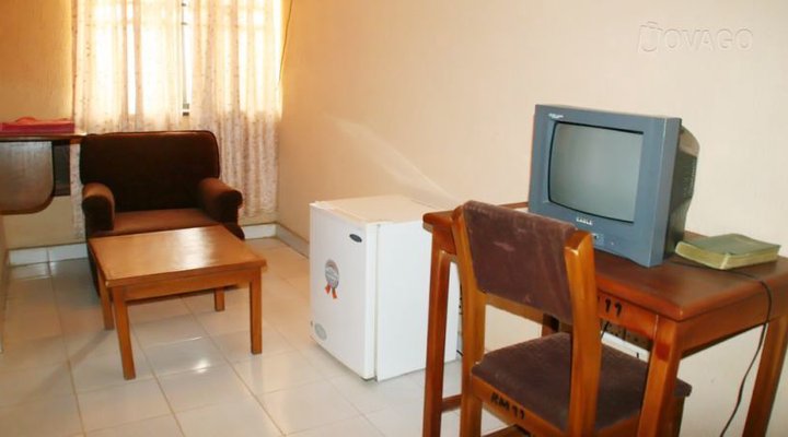 Boafaks Redroof Hotel