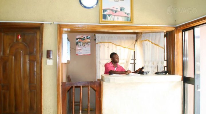 Boafaks Redroof Hotel