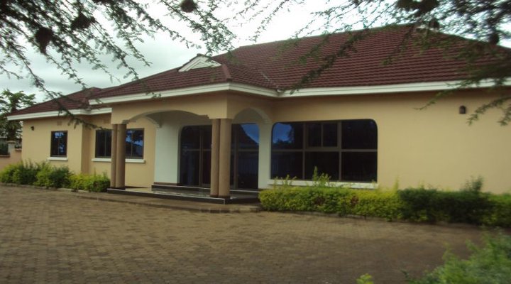 Joshmal Hotels, Babati