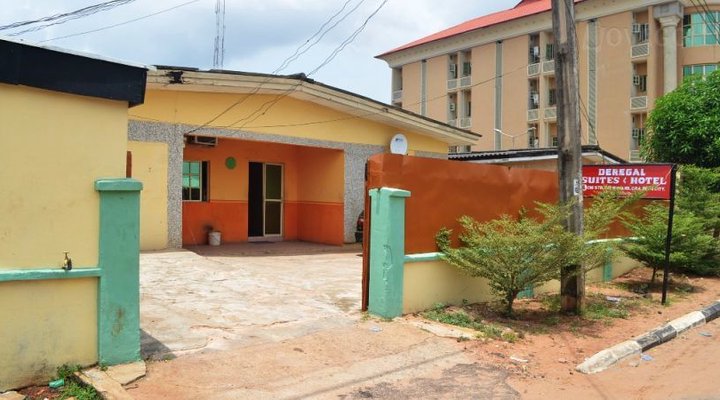 Deregal Suites & Hotel