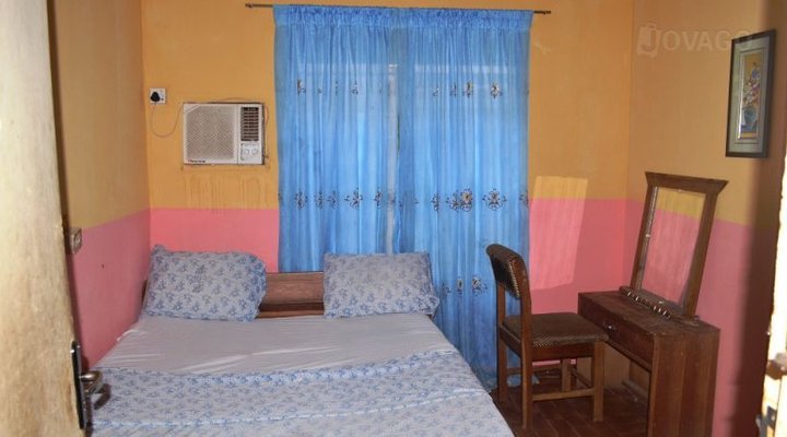 Deregal Suites & Hotel