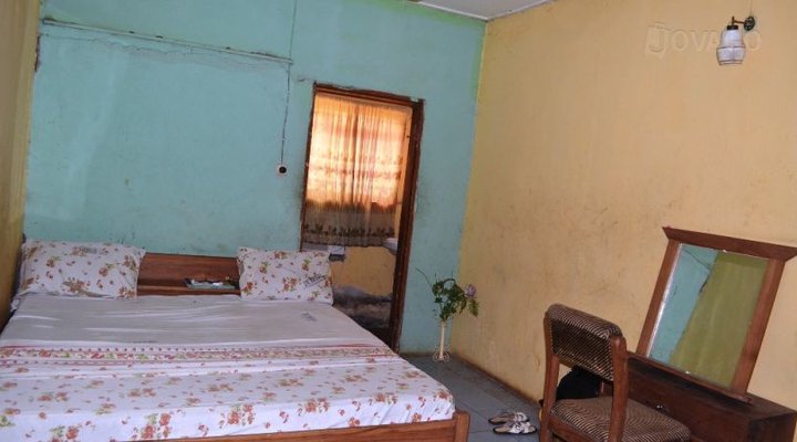Deregal Suites & Hotel