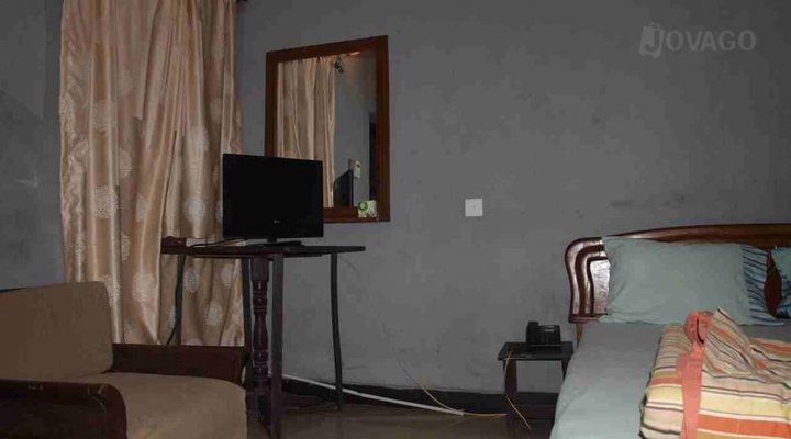 Glitter International Guest House