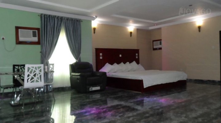 Cosmila Suite and Hotels (Awka)