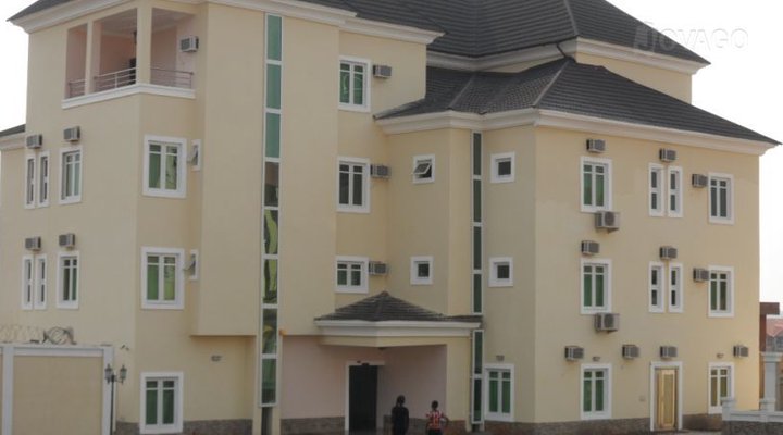 Cosmila Suite and Hotels (Awka)