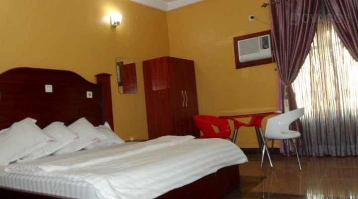 Cosmila Suite and Hotels (Awka)