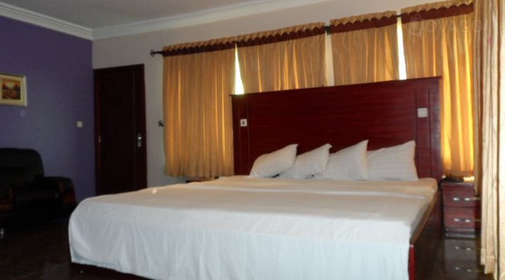 Cosmila Suite and Hotels (Awka)