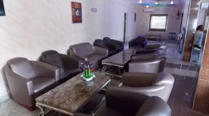 Nelly's Newtown Hotel and Suites