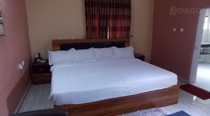 Nelly's Newtown Hotel and Suites