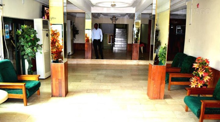 Fast Spring Hotel and Suite