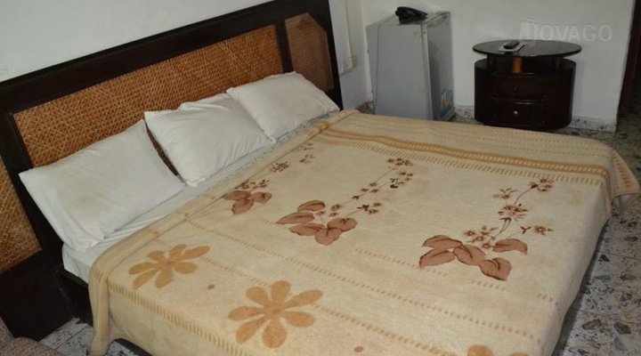 Fast Spring Hotel and Suite