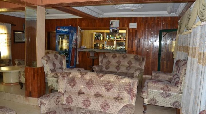 Fast Spring Hotel and Suite