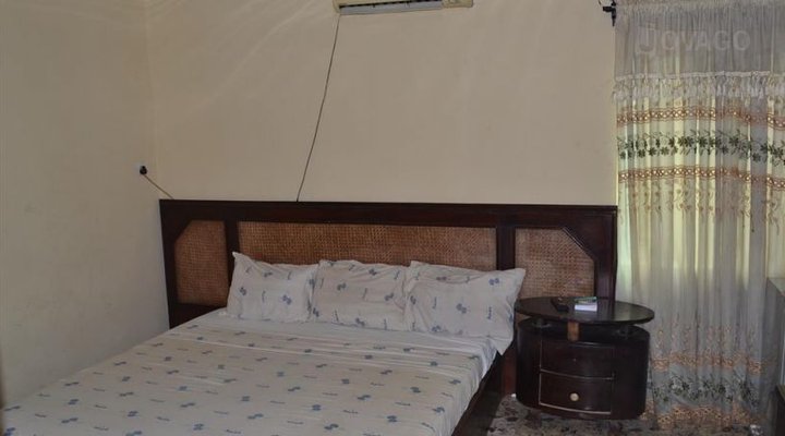 Fast Spring Hotel and Suite