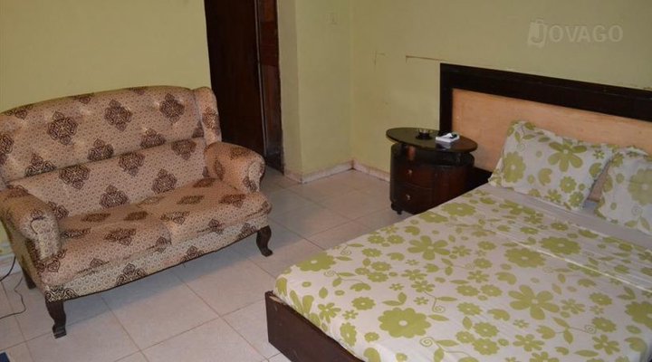 Fast Spring Hotel and Suite