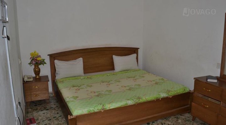 Fast Spring Hotel and Suite